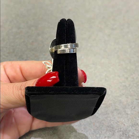 Ring - Picture 3 of 3